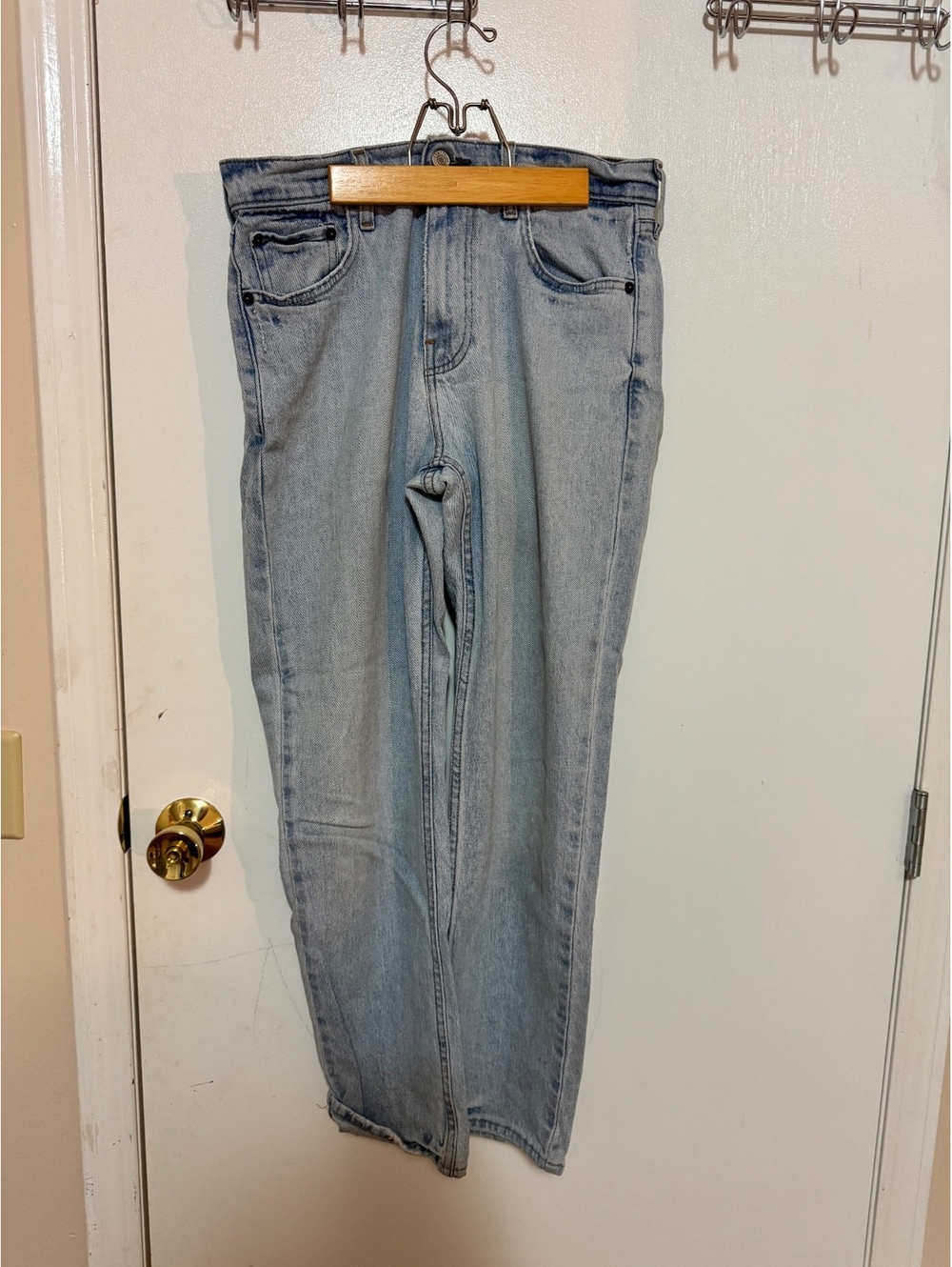 Hollister Loose Fit Light Wash Blue Jeans W30 L30